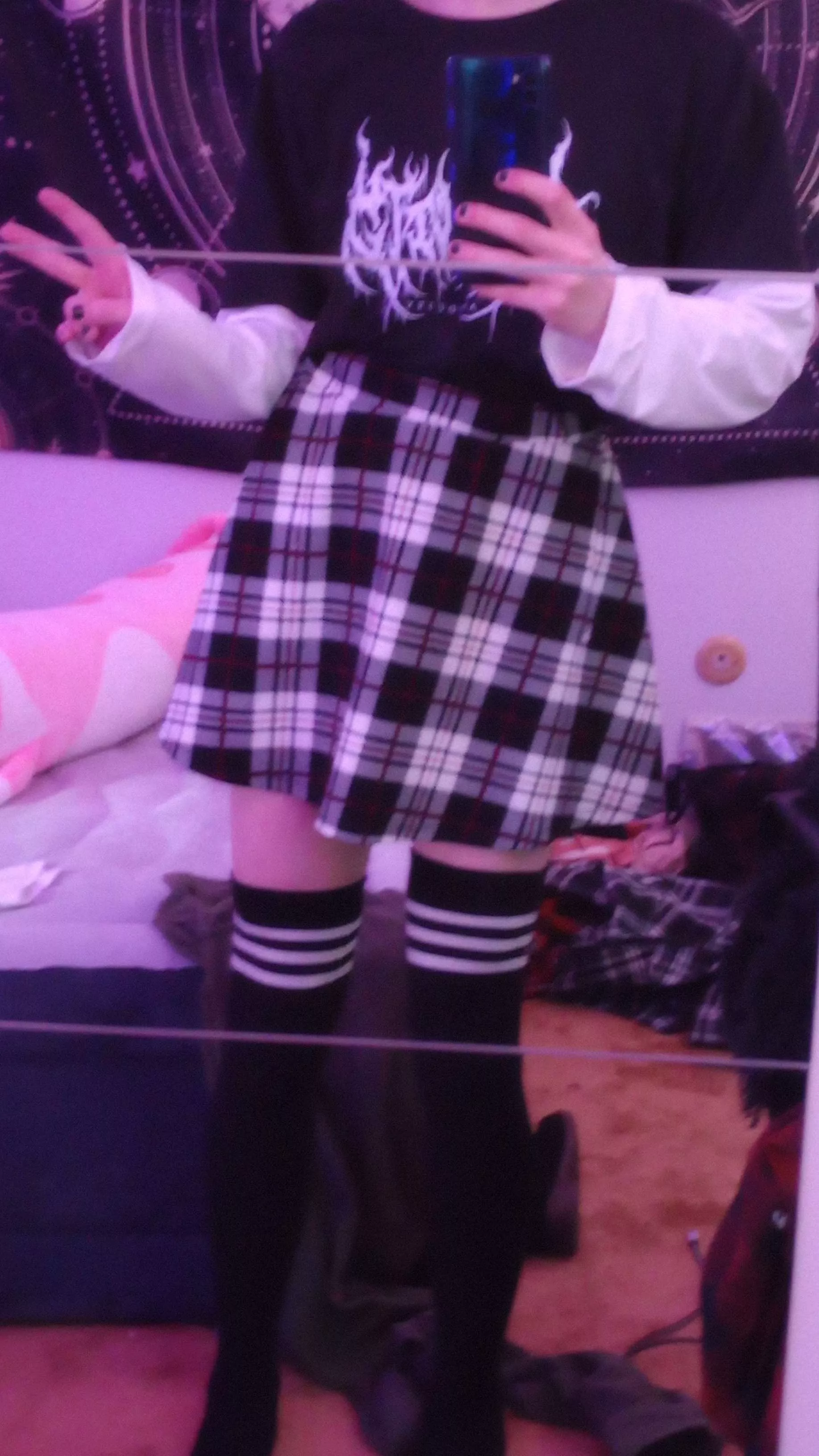 I'm not smol I swear posted by SwordieBoi