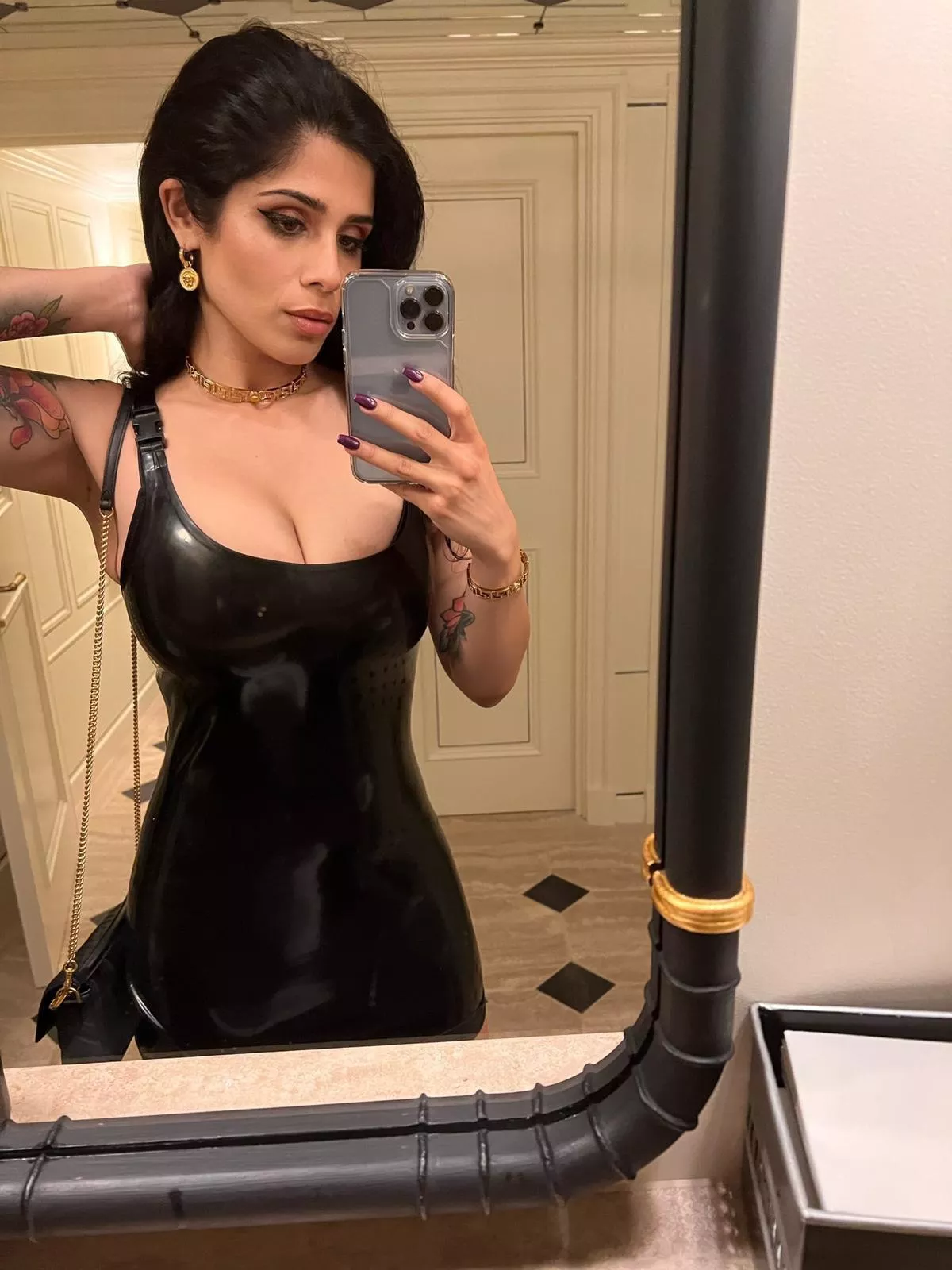 Just so tight;) posted by mssophiasahara