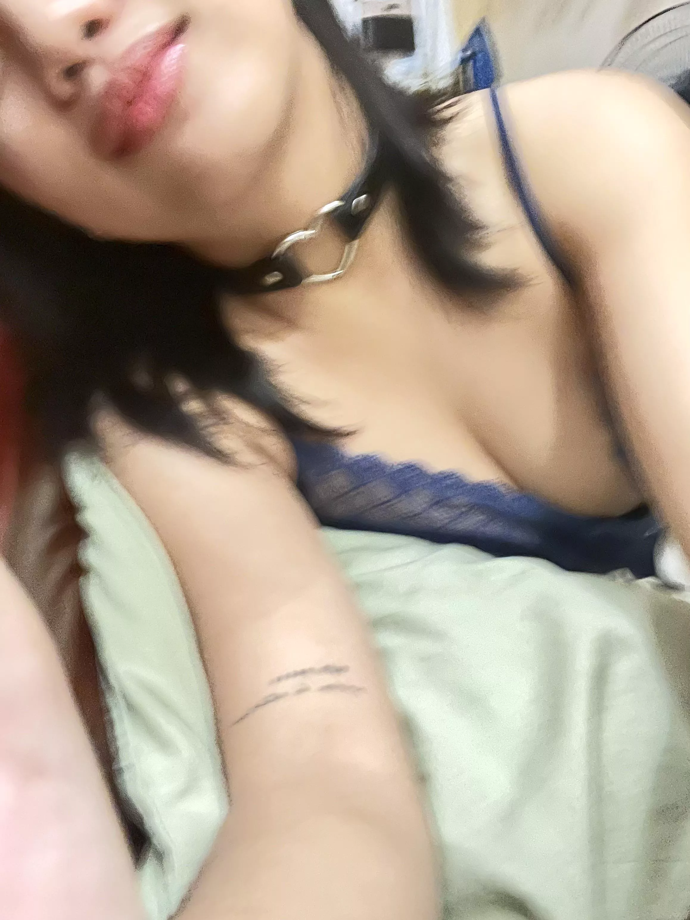 Keeping it blurry (f) posted by Rose-coloreddd