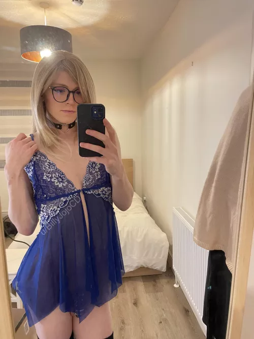 Let’s not get up today 😘💋 by BillyJojoCD