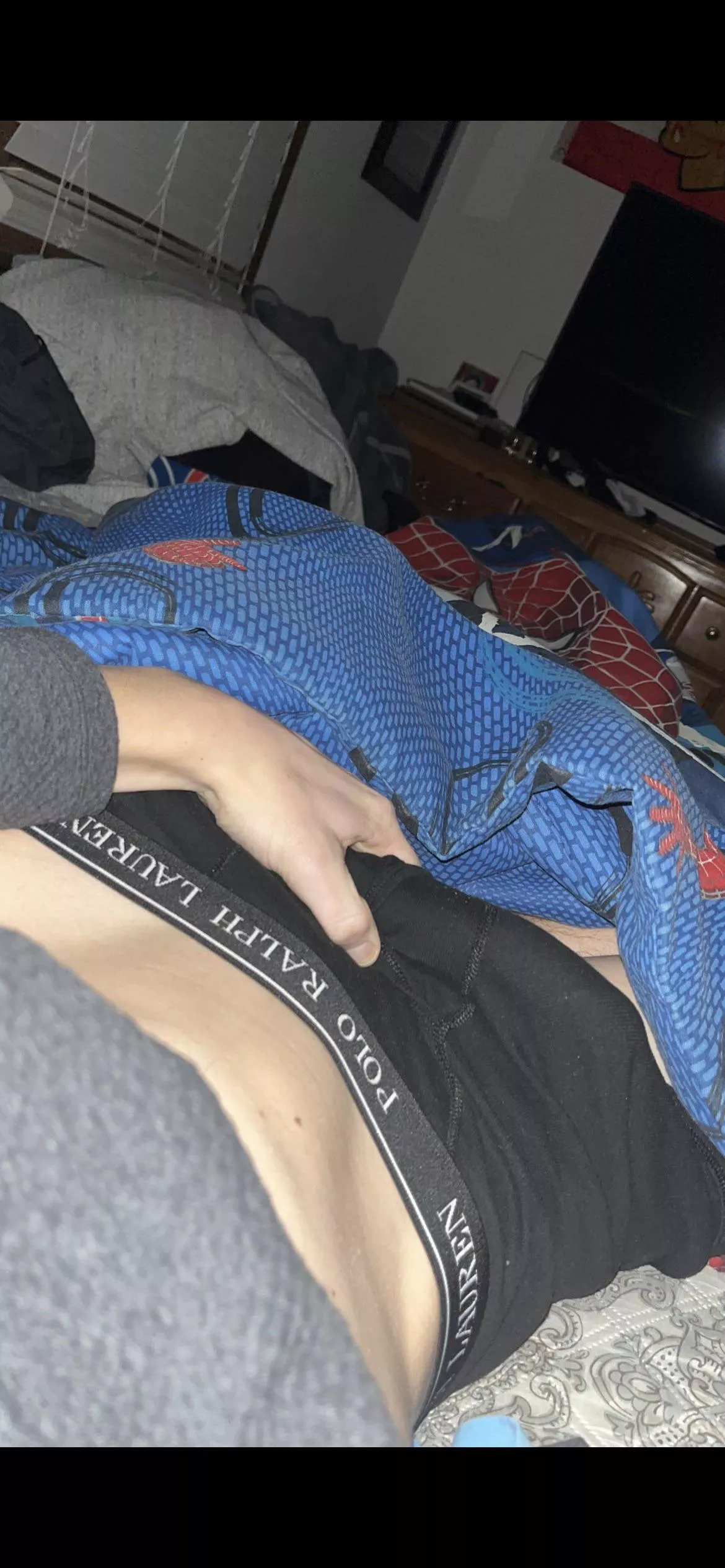 (M) 22 hornyyy and bored posted by wannabecub23