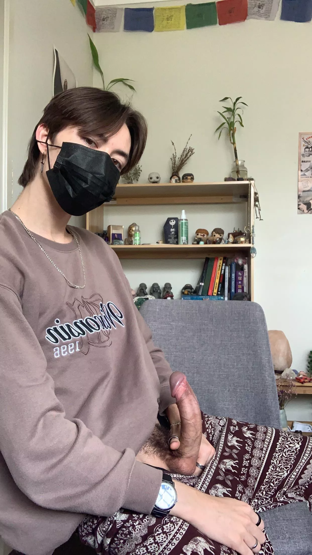 My eyes are up here 👀 posted by Zsen234