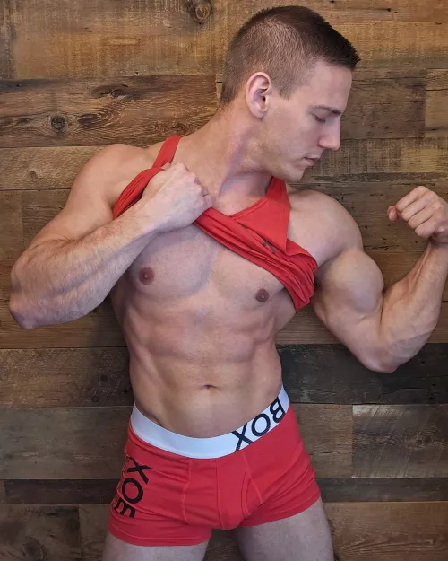 Nothing attracts more than a man in red 😉❤️ by John_fitness91