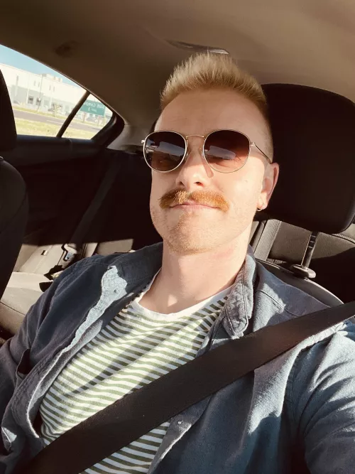 Saturday Night Begins by InquiringMndsWnt2No