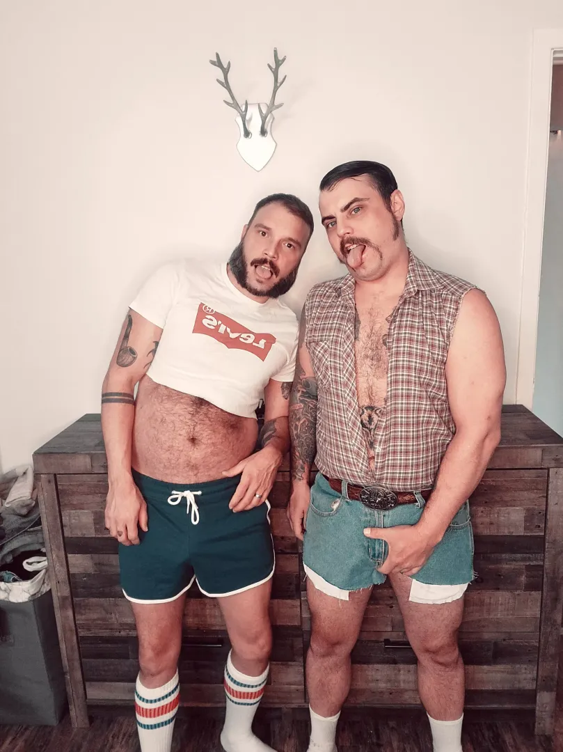 Serving 1970s daddy realness posted by LucasHardwood