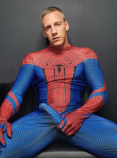 Spiderman fans 😏🕷 ? by John_fitness91