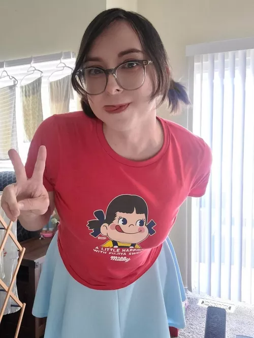 Tried to match my shirt (but looks like I'm missing an arm 😆) by DaisukiUdon