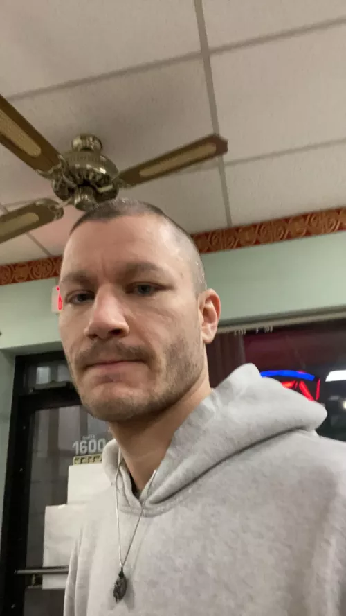 Working late night Chinese drive through so people can get their grub on by druachu