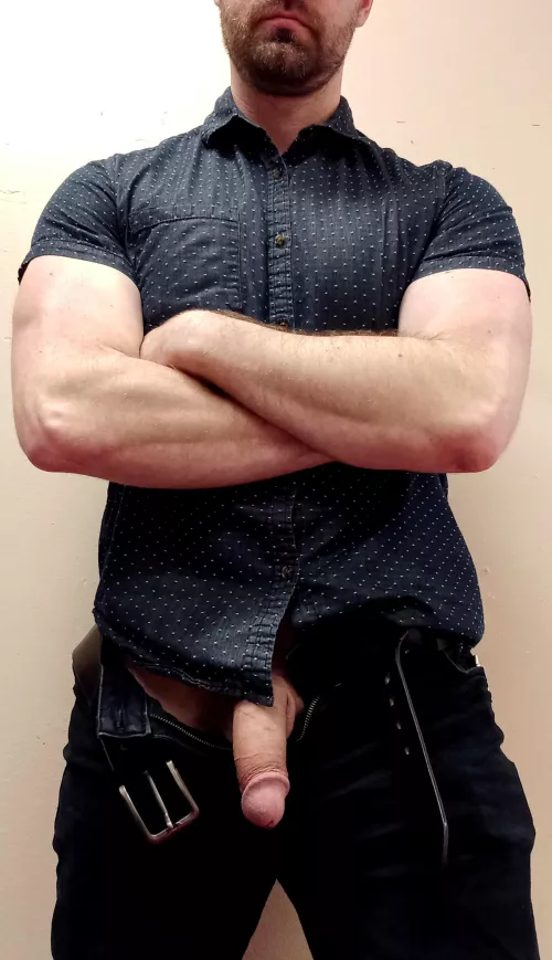 [35] I've got perfect arms for big embraces. by potatoe1987