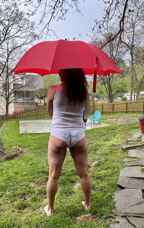 A little rain doesn't keep Annie (wife, 54) from enjoying the outdoors... by Deckerstarstan