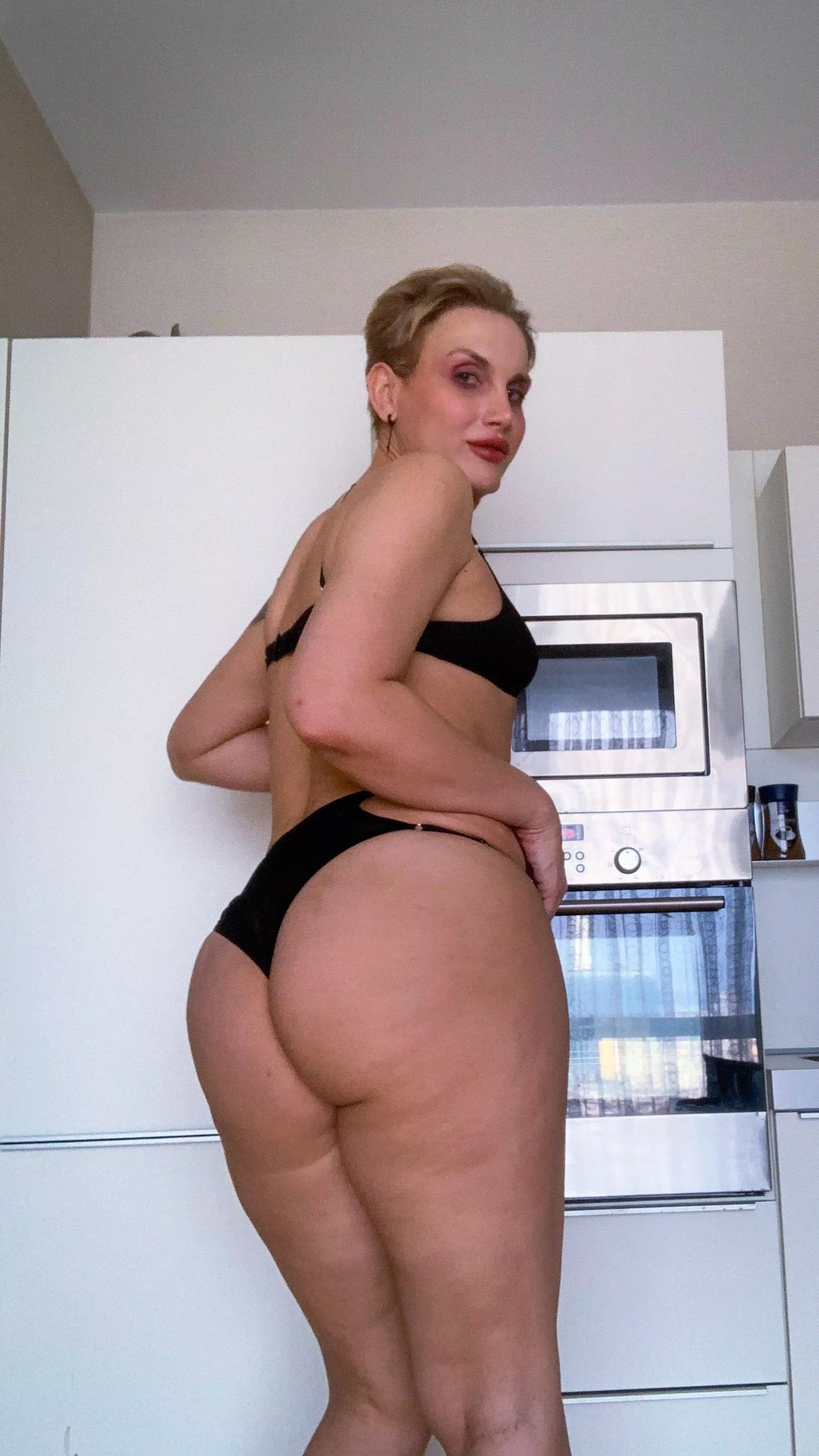 Could you please slap that ass? posted by JulianaBerg