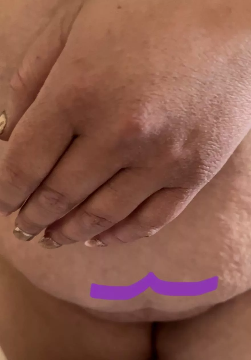 Does your dick get hard when bellies get this shape?👸🏻 posted by KeelyMilfe