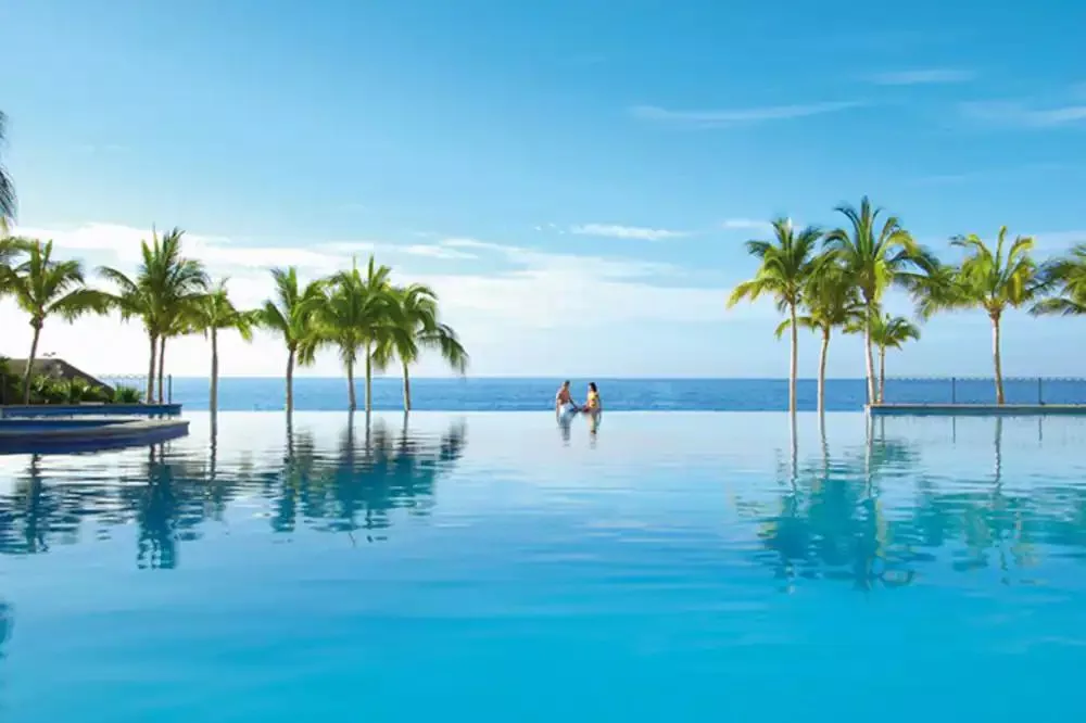 Dreams Cancun Resorts- Begin your romance posted by social_sync