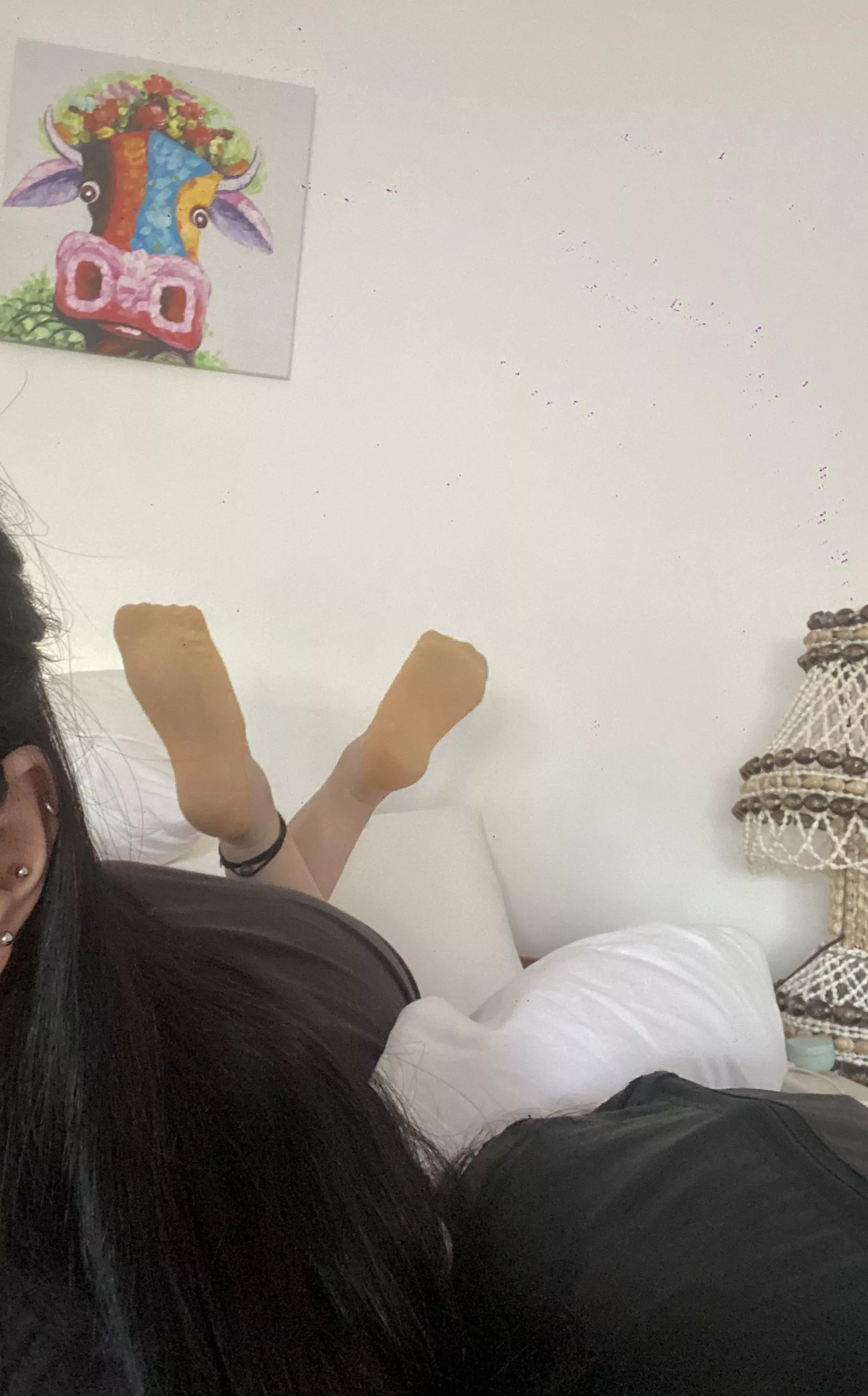 [F] Hello. feeling bored . 🫤 posted by FootQueenandGod