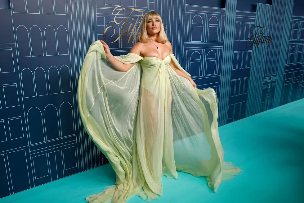 Florence Pugh posted by Horsetoothbrush