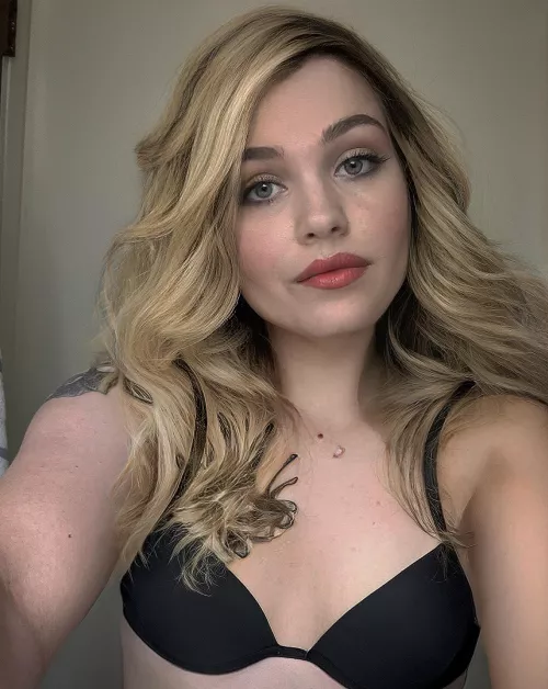 Hi am I cute? by teenysloth