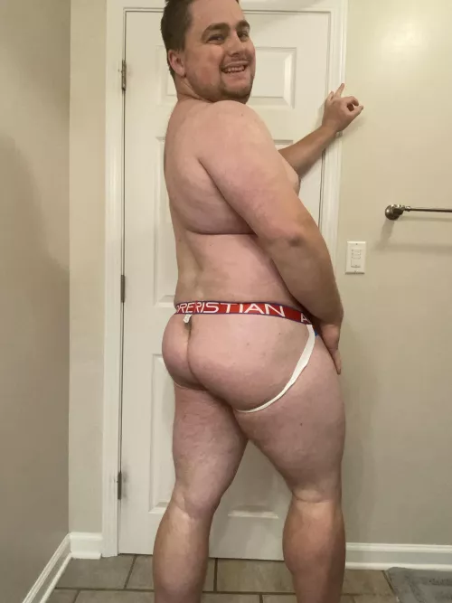 Hope you enjoy my thick thighs 🍑 by tommyallenxxx