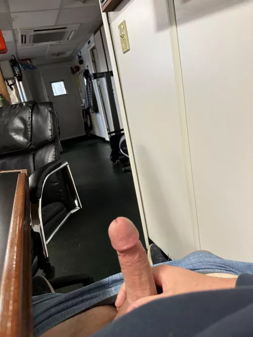 Insanely horny at work. 27 us by Gaycruiser_805