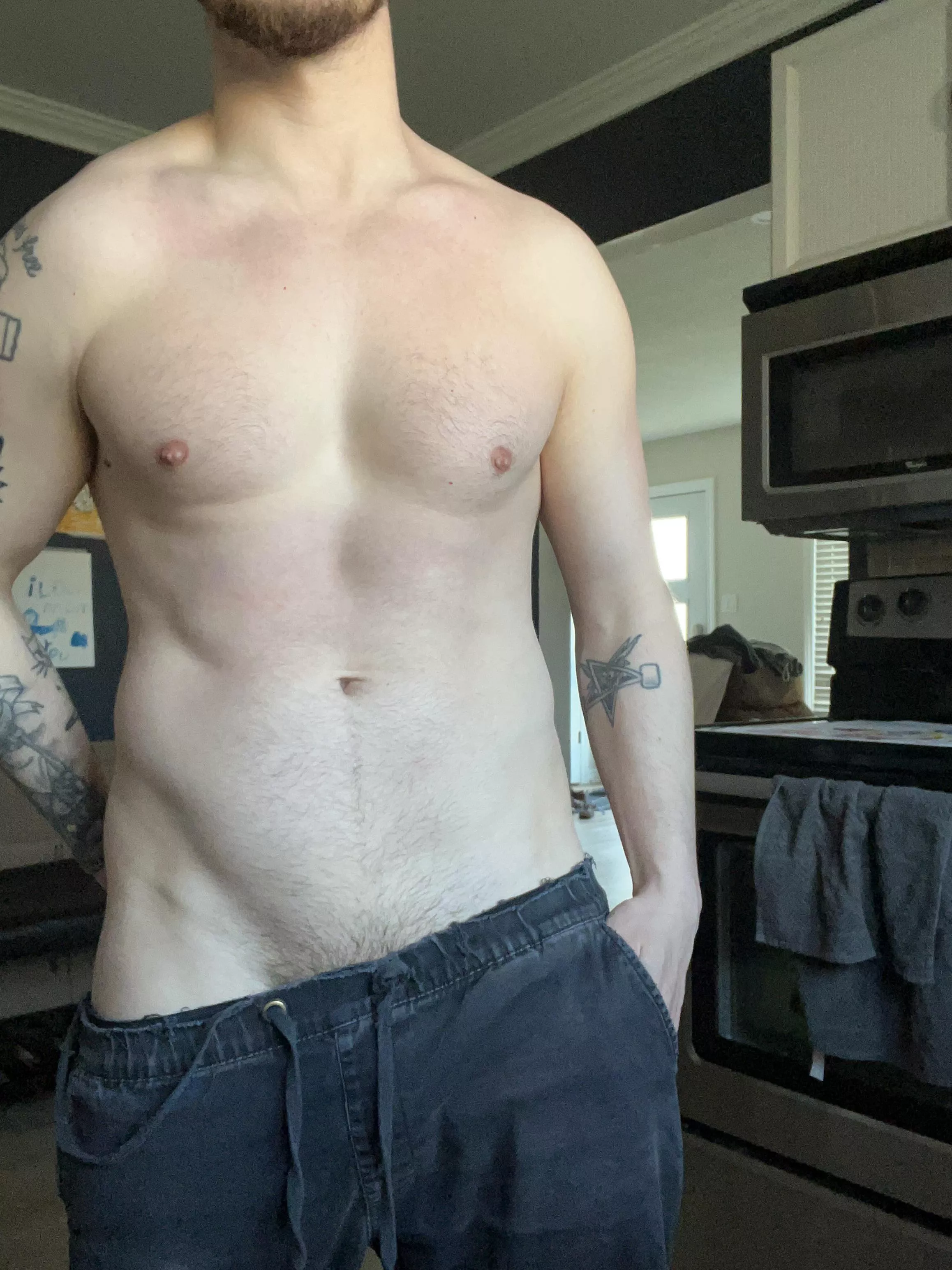 Just cooking some breakfast in the kitchen posted by anthonyhendrixxx