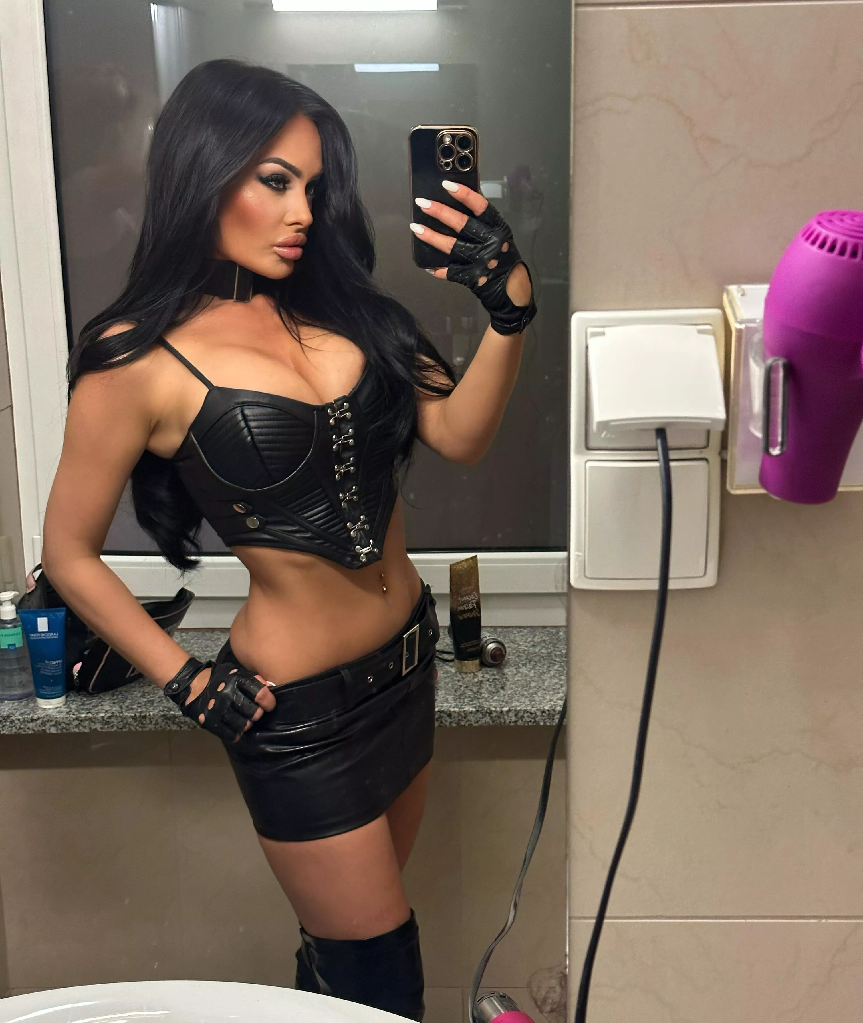 Leather Boss 👑 posted by evilwomanqueen