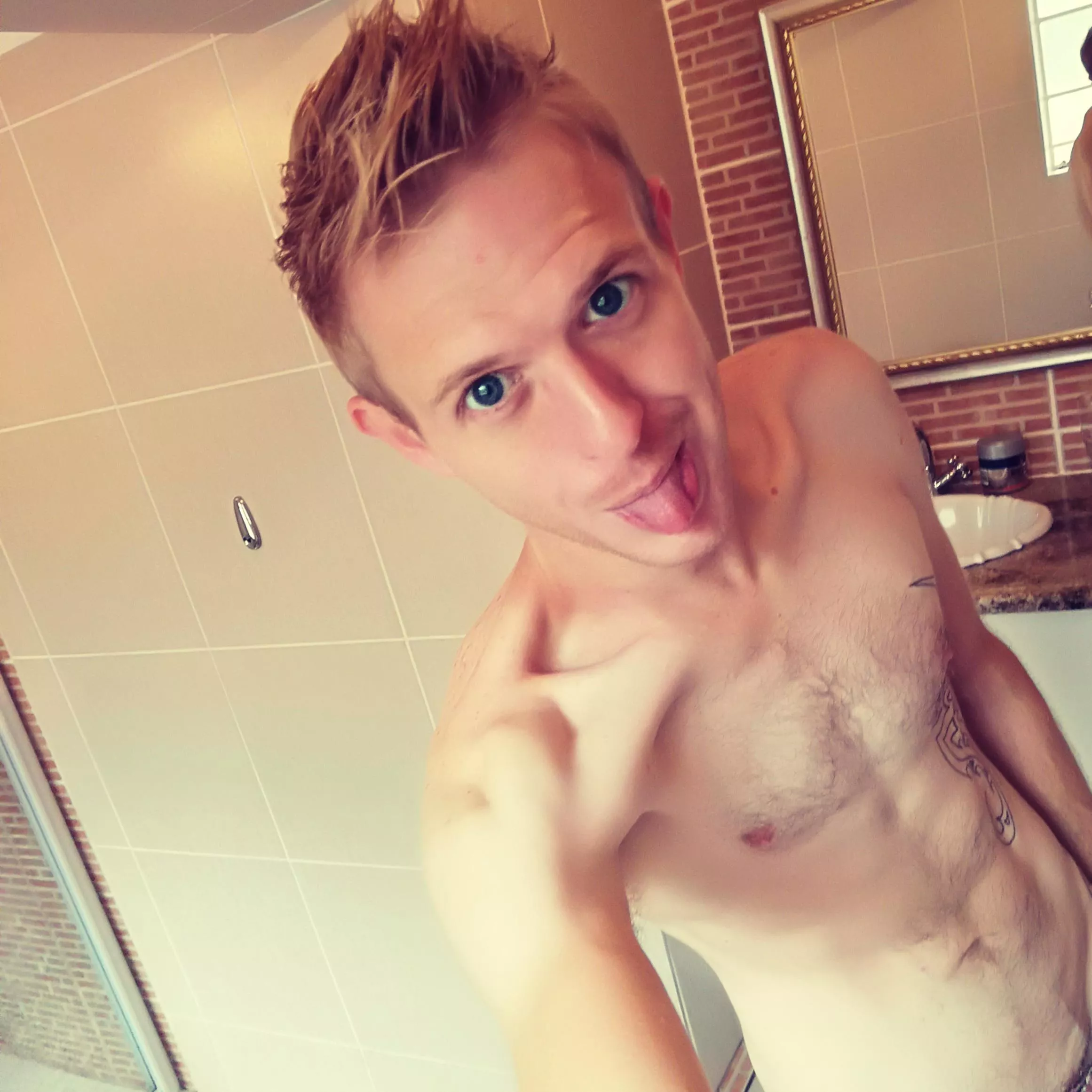 Morning boys :) posted by TrilagyZA