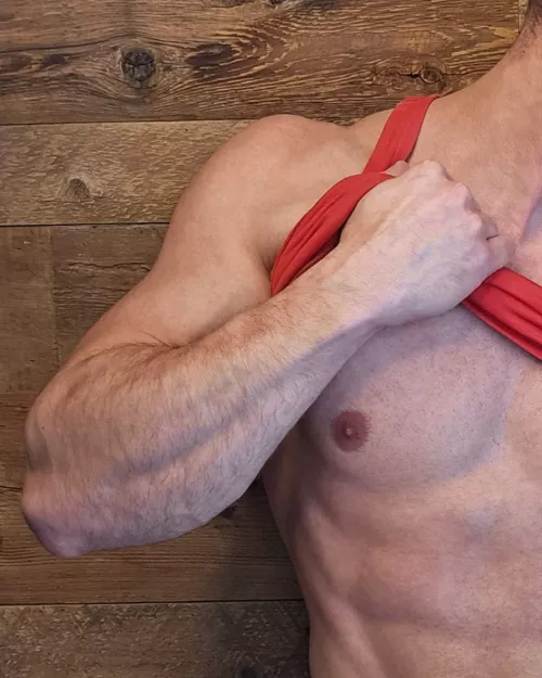 Muscular & hairy 😜💪🏼 by John_fitness91