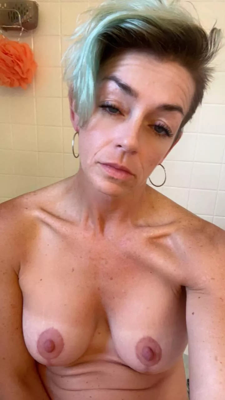 The weekend taken its toll on me, who’s gonna fuck me back to normality? posted by SashaSins555