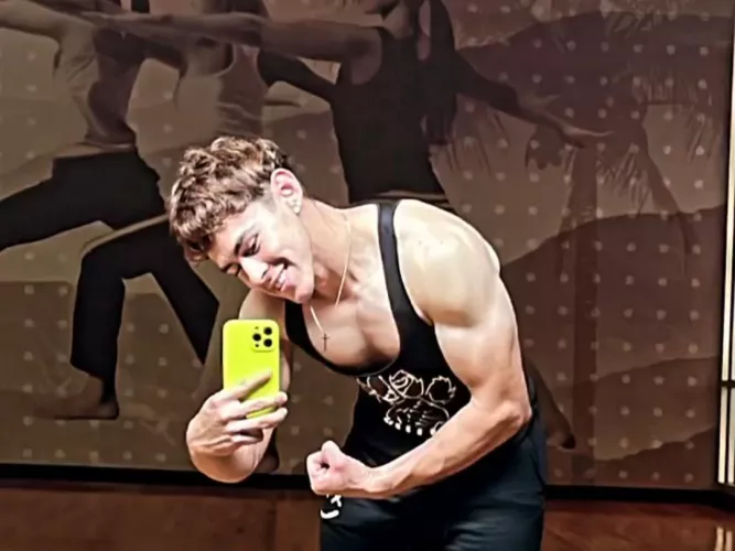 Weekend gains by 0hWaitWait