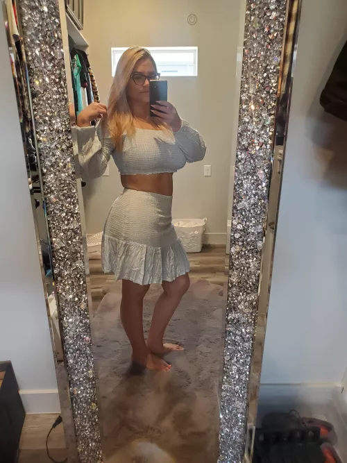 What do you think? by Aprilscurves