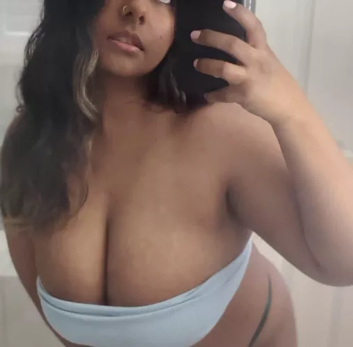 5'1 thick girl here 😗 [f] by Tania-Xo