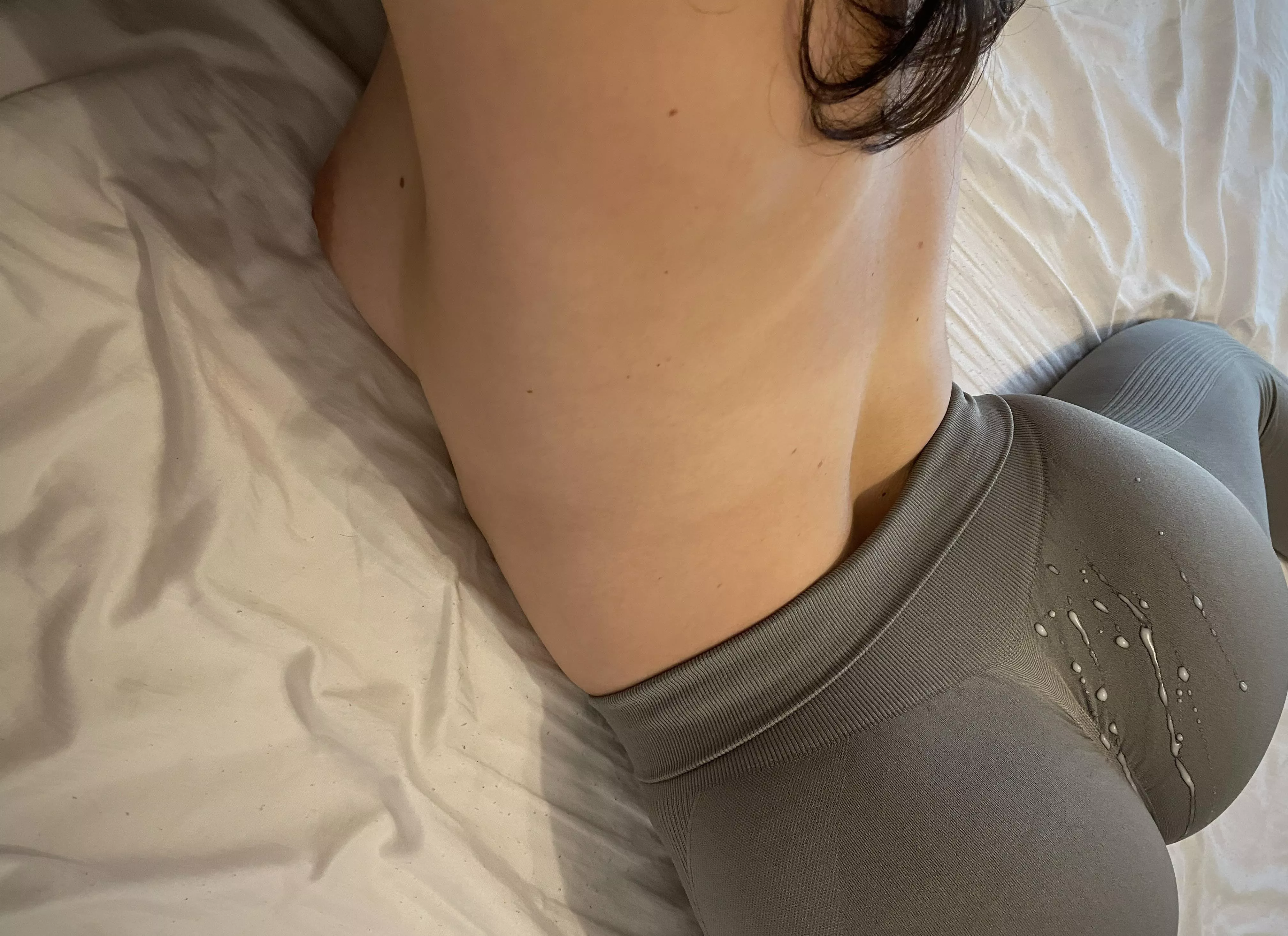 An ass in leggings just begging to be coated posted by tangentomycurves