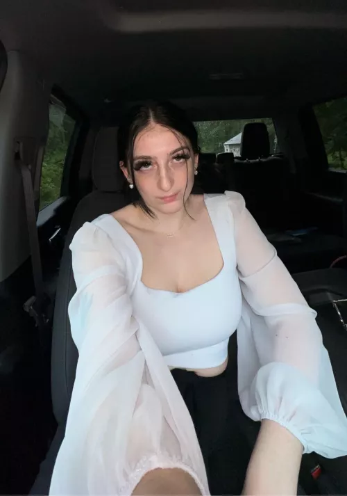 Appreciate the cleavage :) by itsmaterialbaby