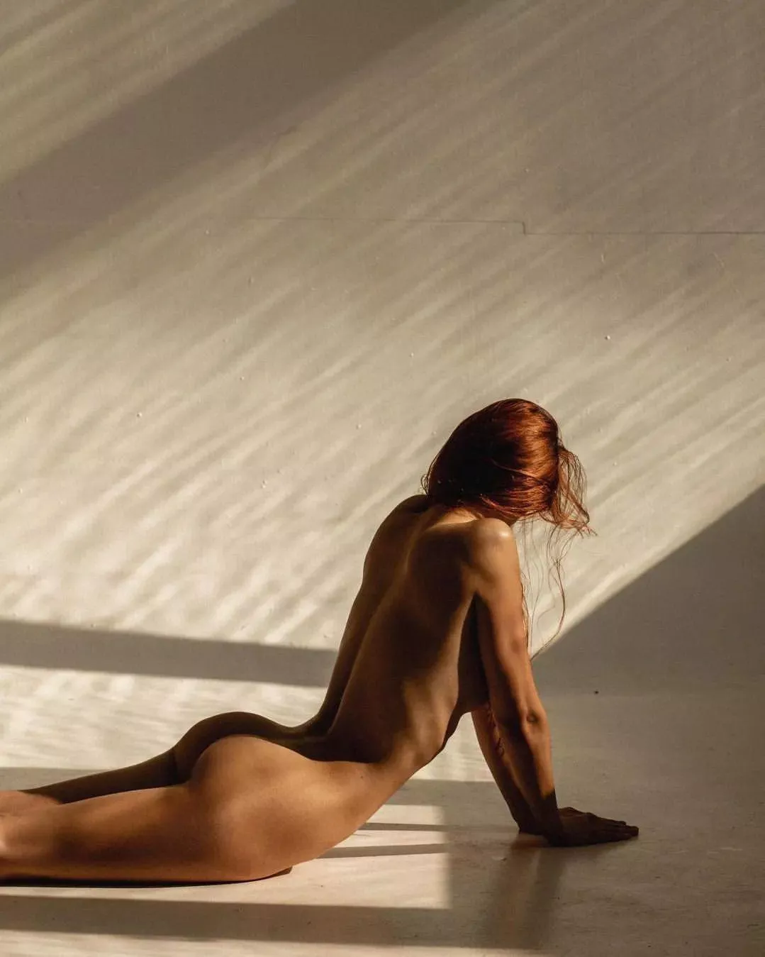 Artistic and sexy posted by HonestRunner