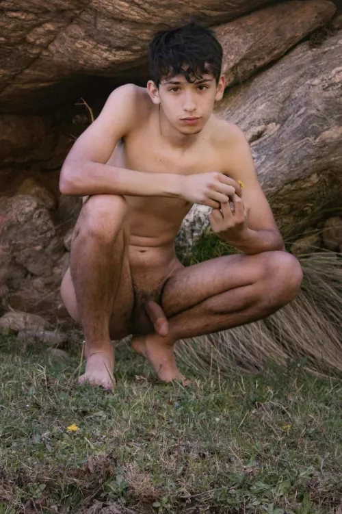 Artistic portrait that I did in a park near my city, I was very afraid that someone would see me because it is very busy, what do you think? Do you like it? by bastian033ok