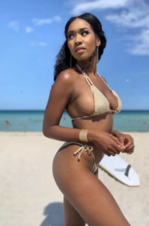 Bayleigh (BB20) at the beach posted by PowerInspector