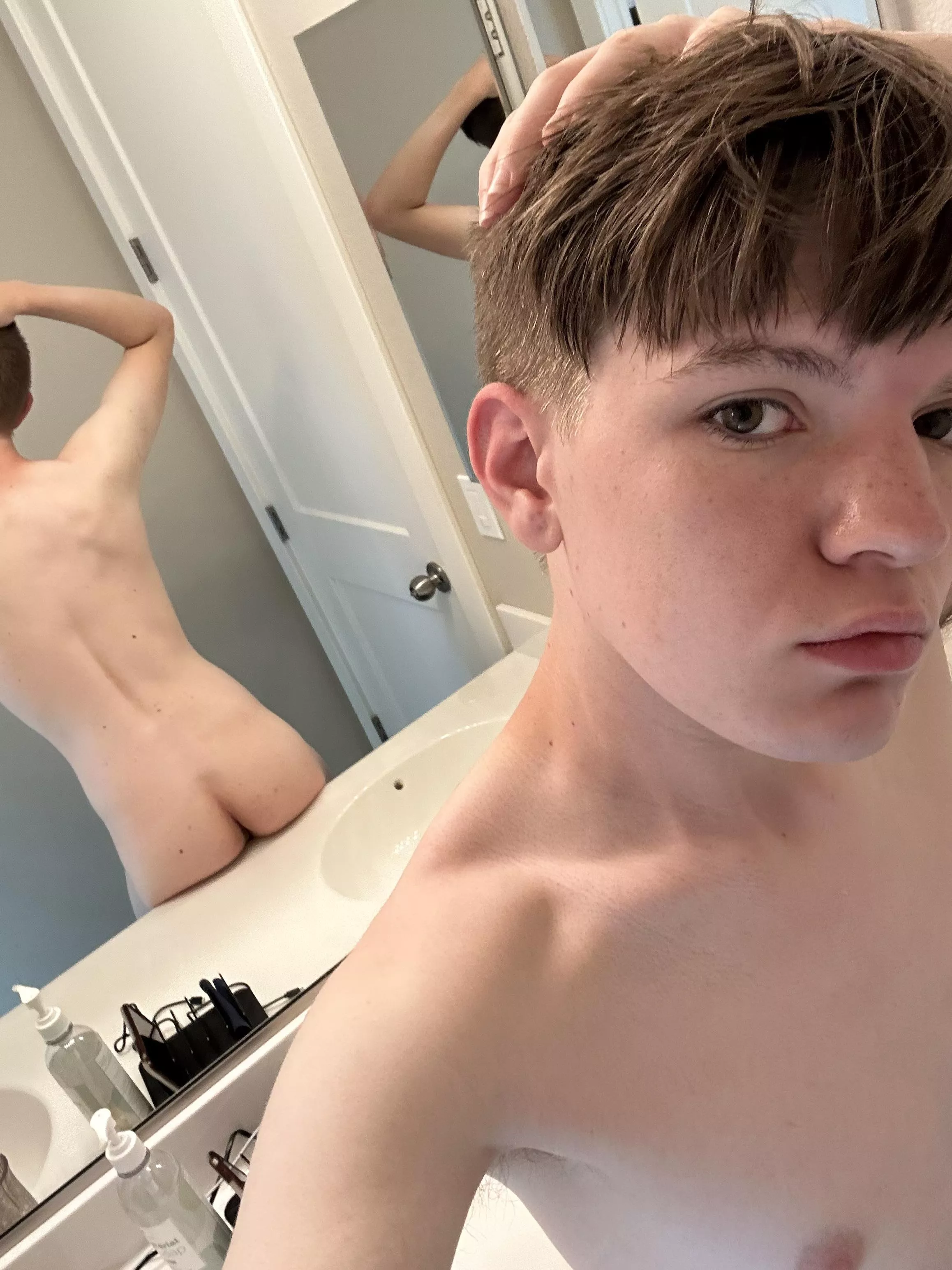 Breed me on the counter? 🥺 posted by Kai-desu