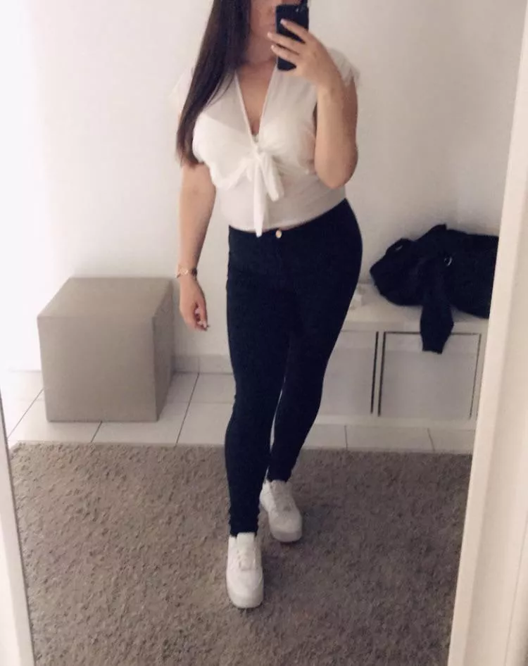 Classy today for my boss 😉 posted by saveksilr28