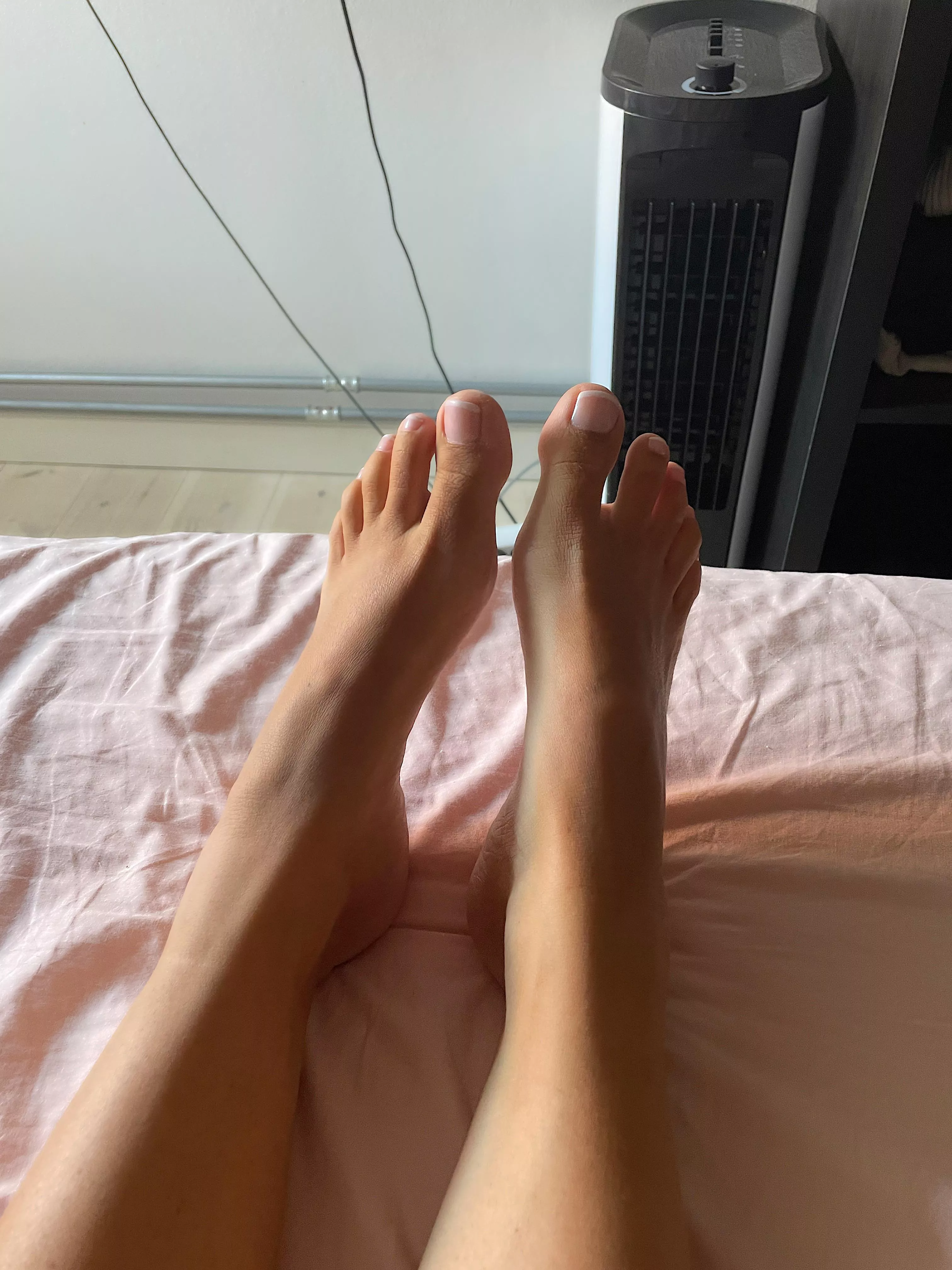 Cooling off my feet feels so good! posted by Smilasfeet