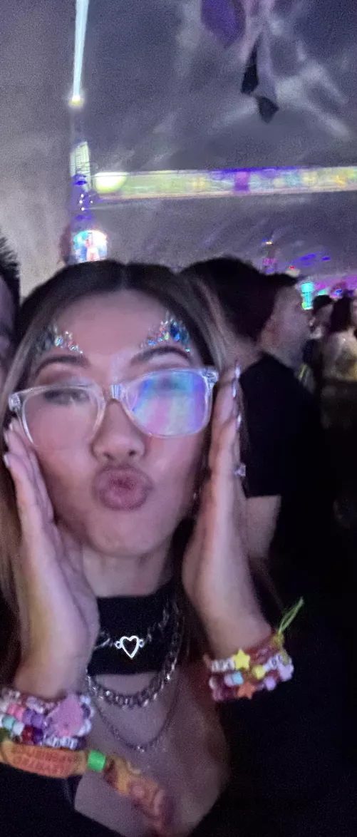 Cum give me a kiss by Brave-Armadillo5753