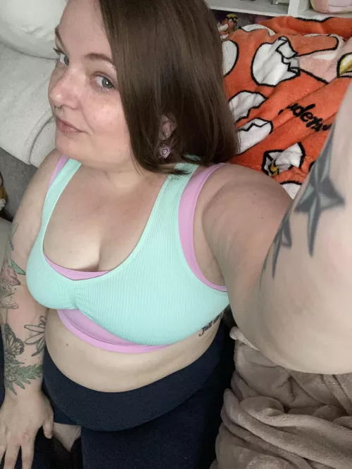 Did you go to a bbq today? Or did you go to a bbw today? Both could leave you hot and sweaty on a day like today. by Sindee_Jay
