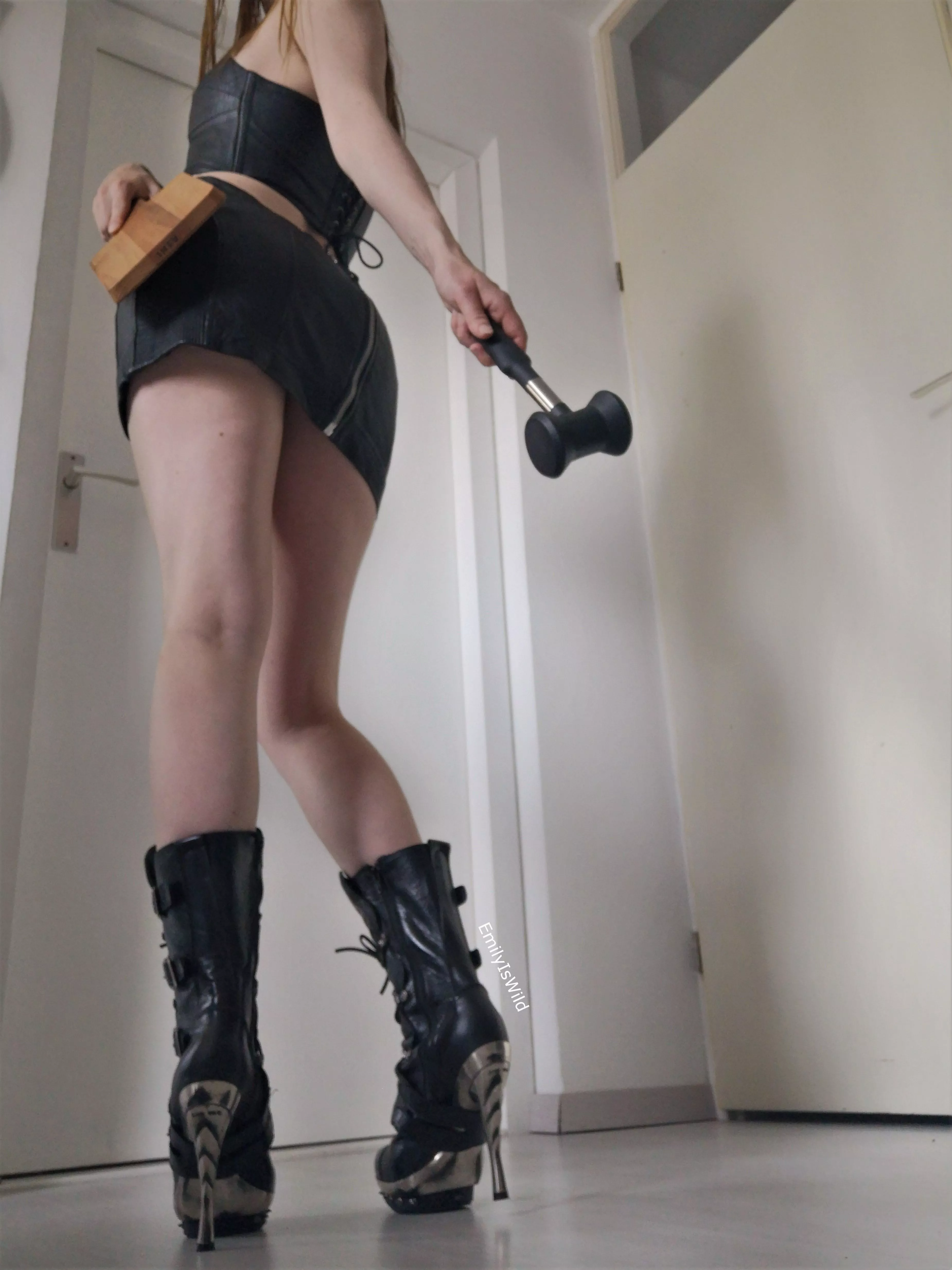 Do you dare to come closer? 😈 posted by EmilyIsWild