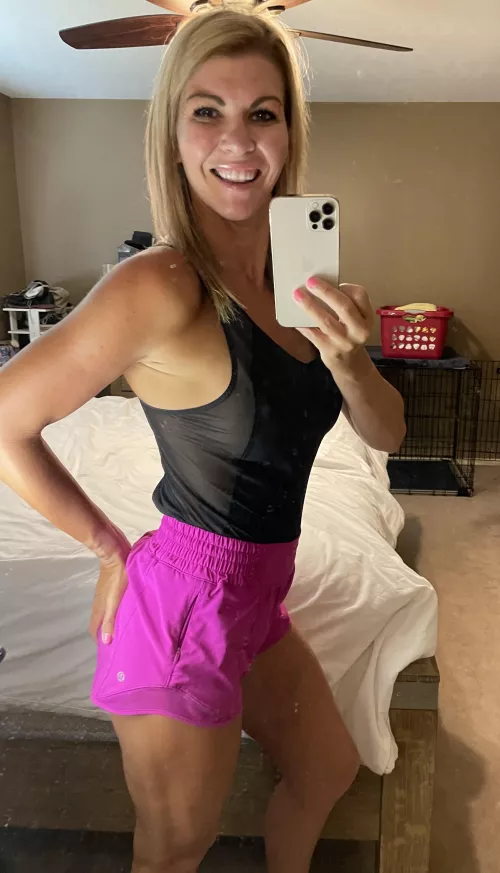 Do you like fit hot moms? by fitnesswife1983