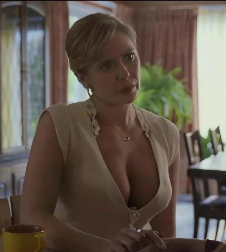 Elizabeth Olsen posted by PeaSelect1140