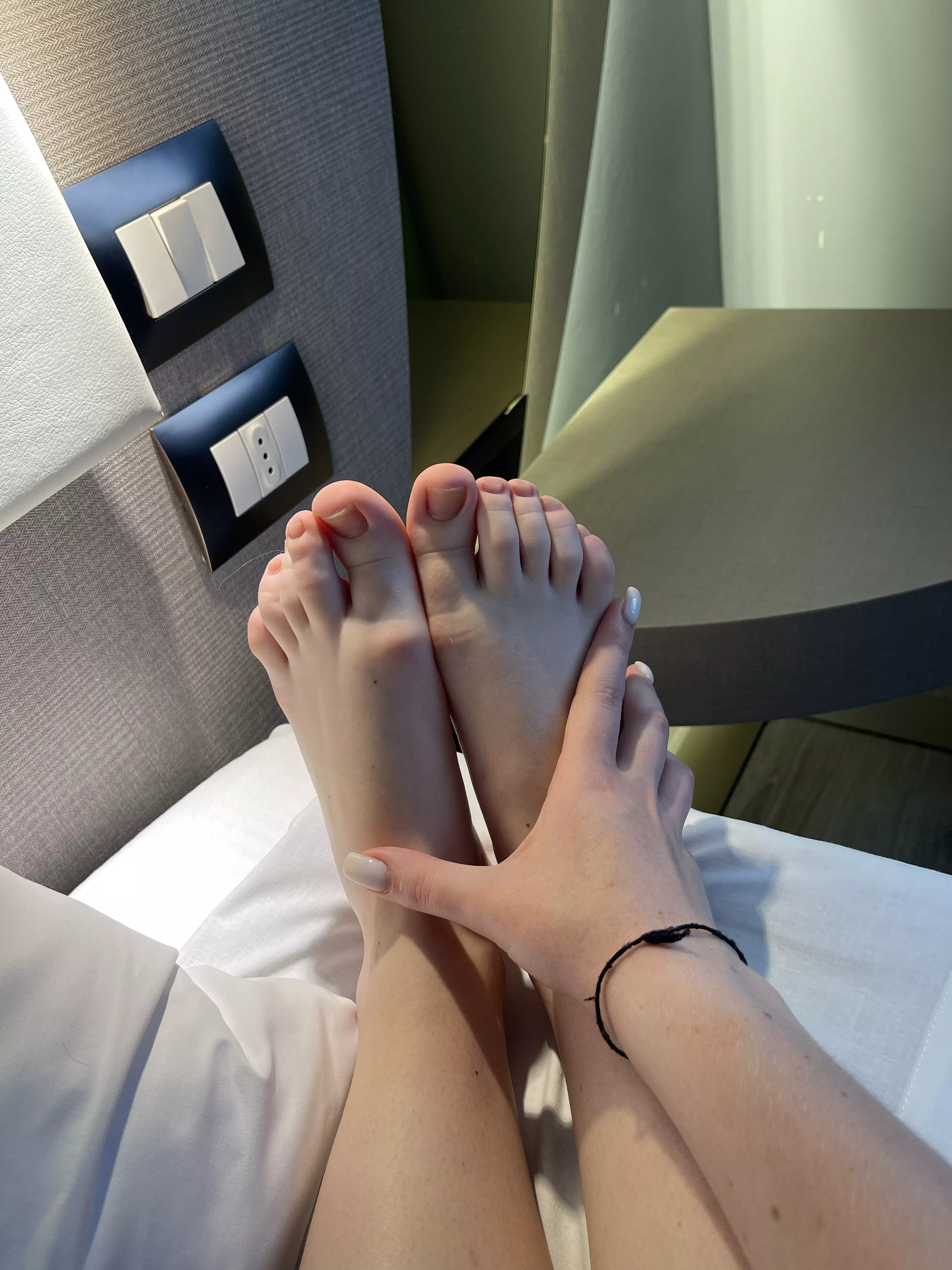 (F) I love it when there is a beautiful gentle manicure and pedicure close to natural on the nails posted by DrowsilyInitiate816