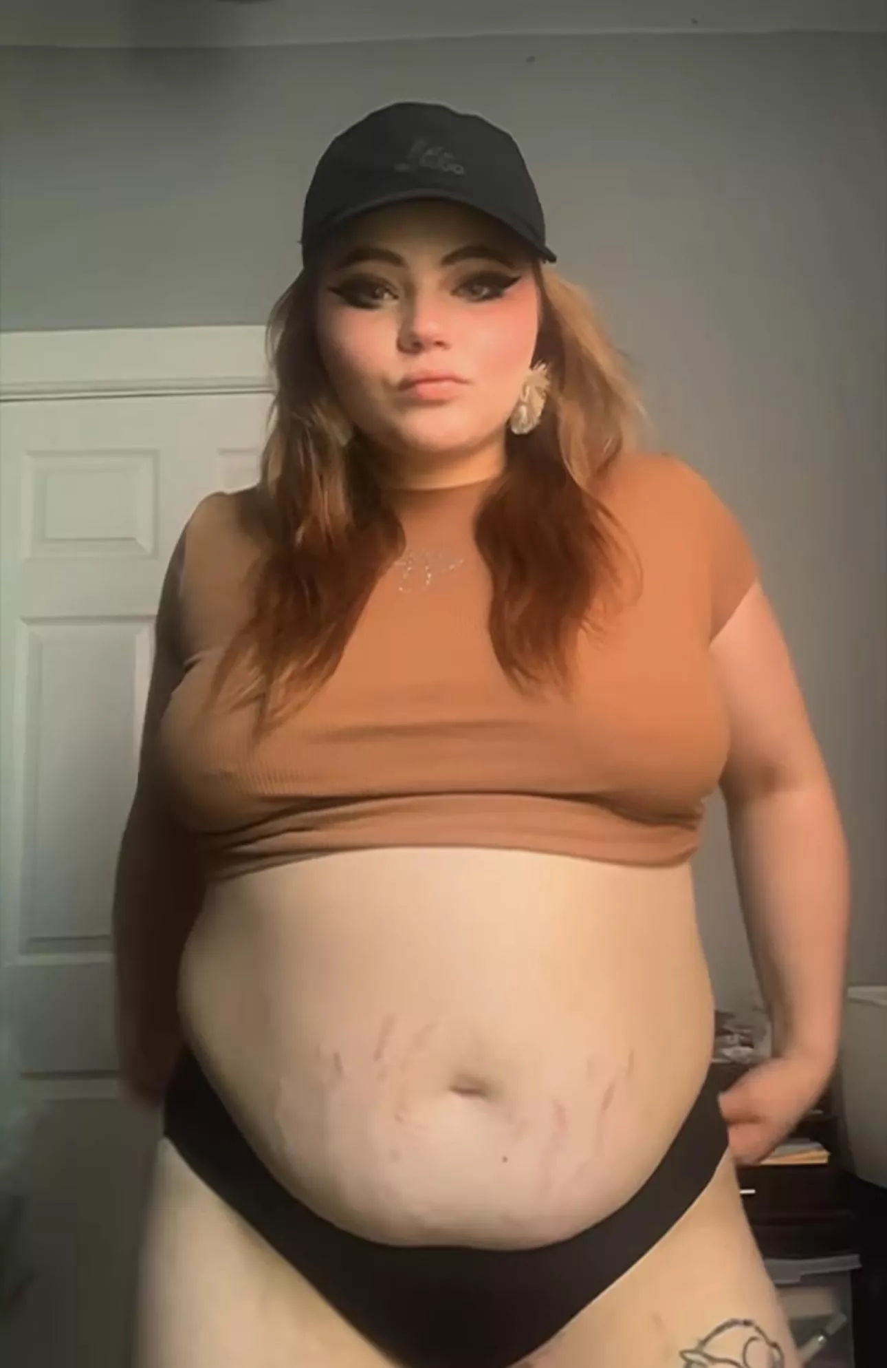 Feed me junks 🍕🥘 posted by Bitter_Rain9758