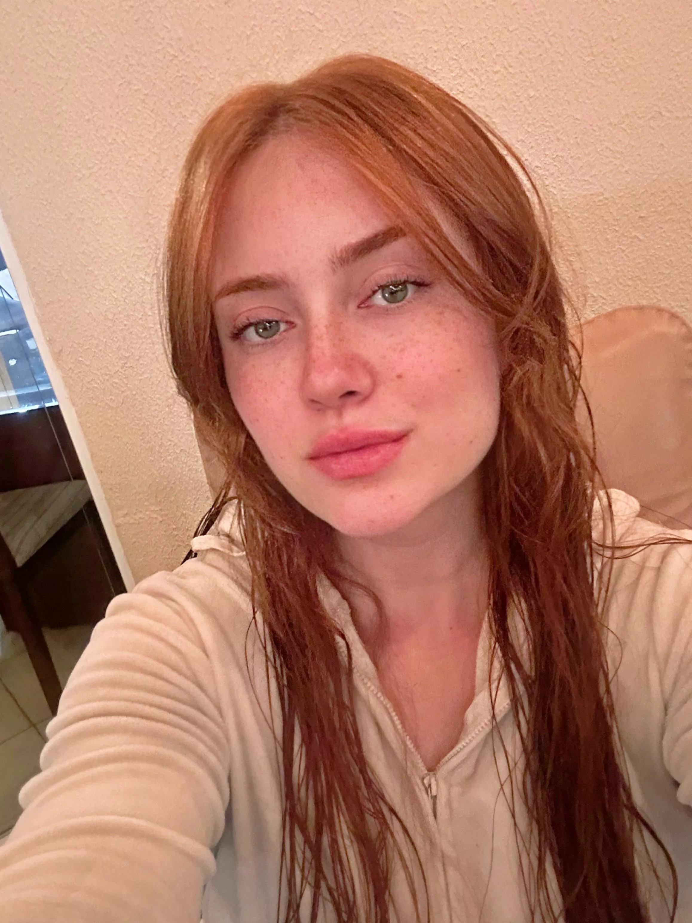 Feeling cute without makeup [f] posted by Puzzled_MJ