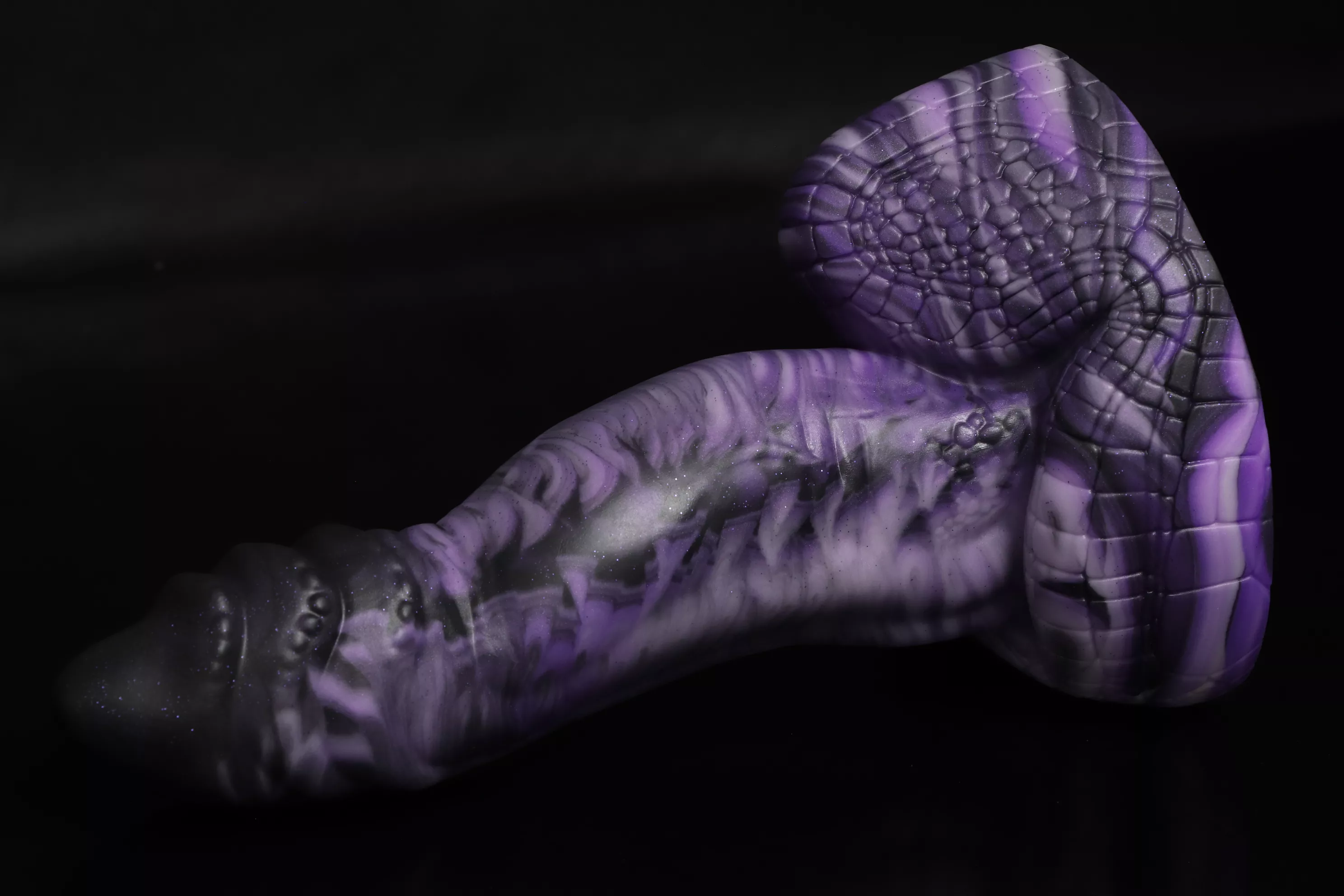 Finally, a S/M Votan dropped that doesn't look like butt posted by LionessVitani