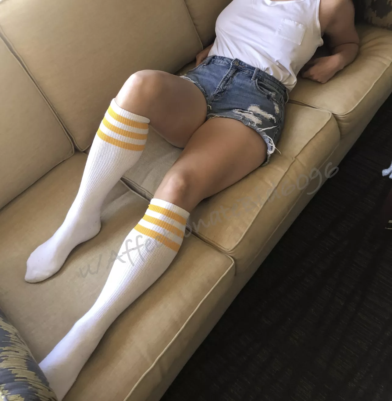 First amateur post here, but feeling very sexy in these kneehighs! posted by AffectionateBid6096