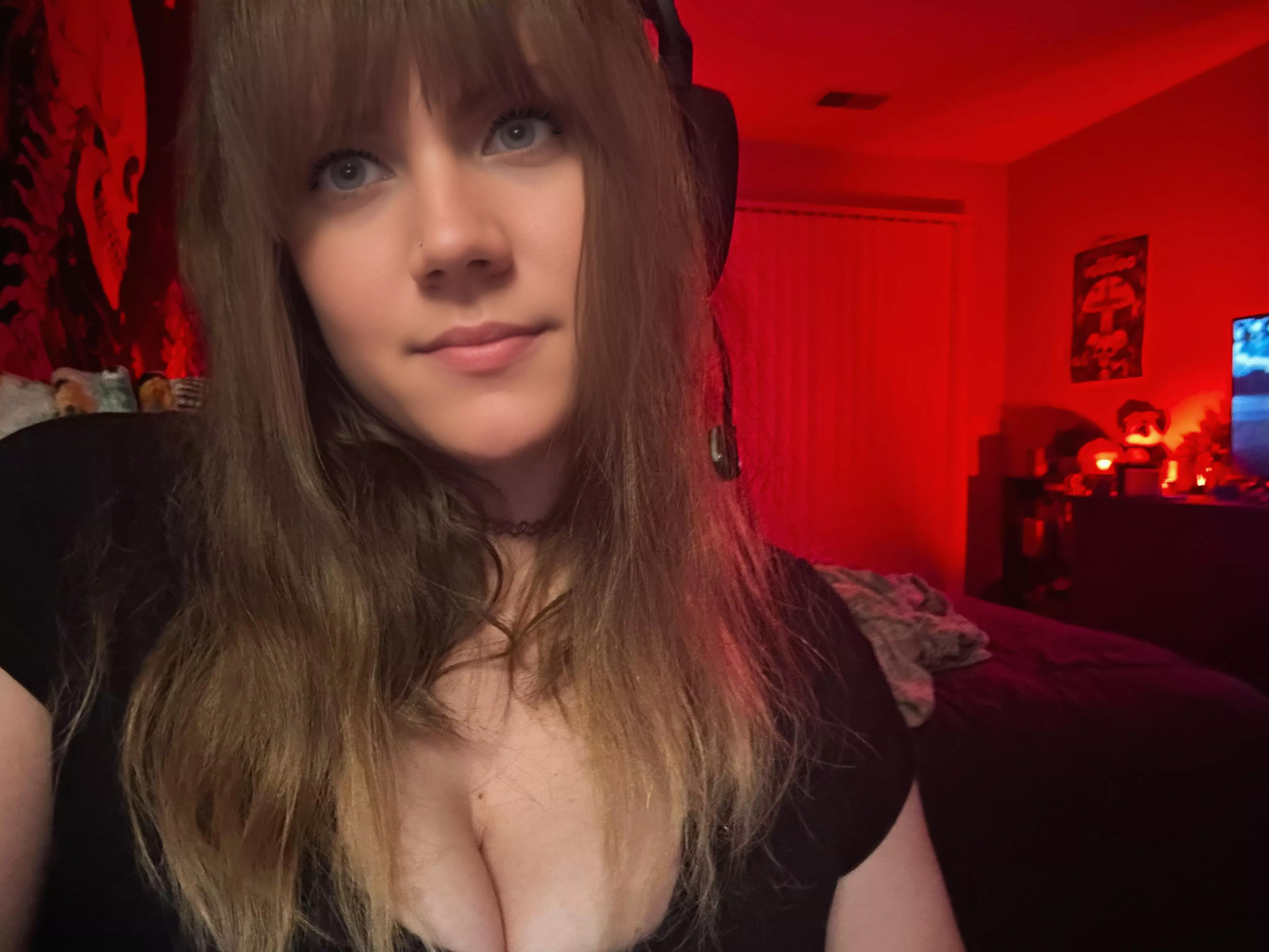 forget work…let’s play video games all day together posted by _toxxicpanda