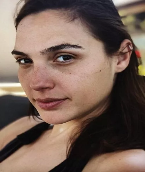Gal Gadot no makeup by ThermalTalcum